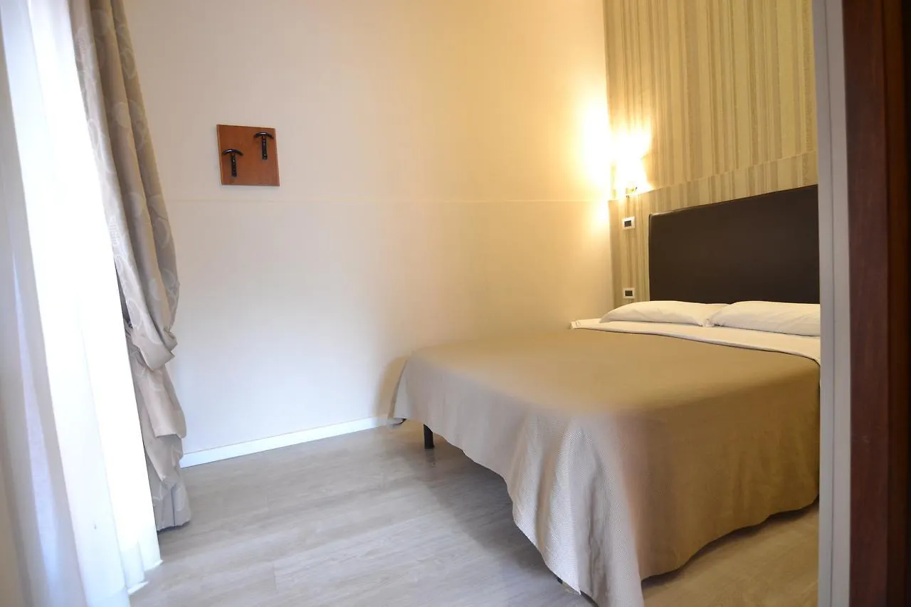 Hotel Il Castelletto Rome 2*,  Italy