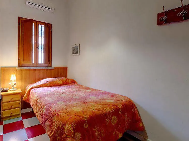 Hotel Il Castelletto Rome 2*,